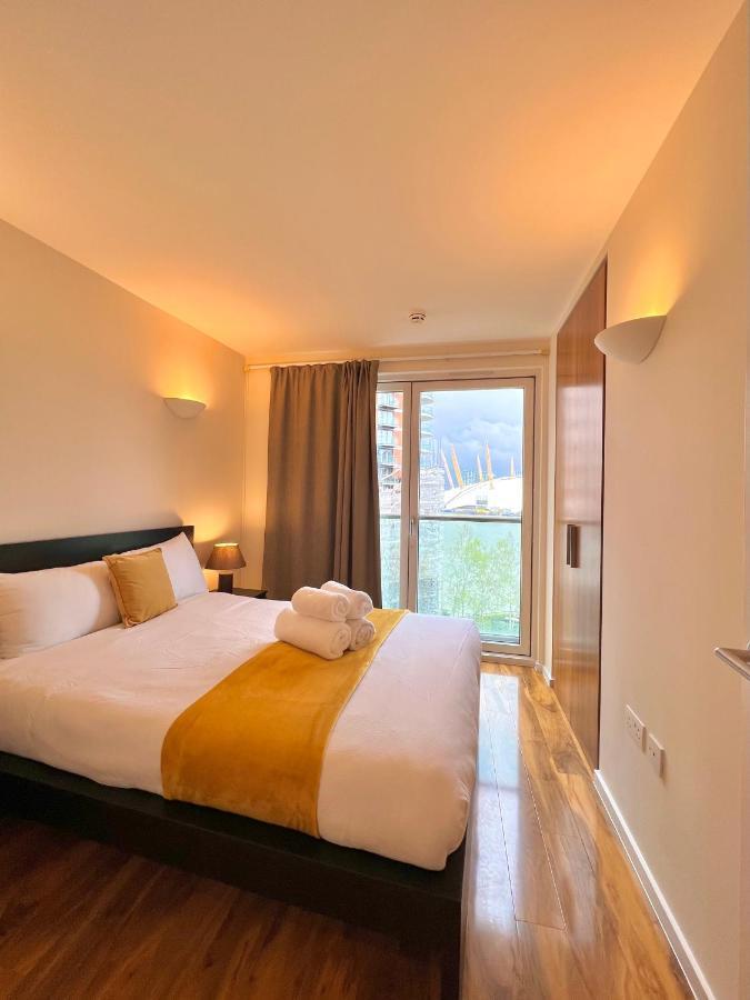 Apartmán Fairmont Avenue E14 9Pq Londýn Exteriér fotografie